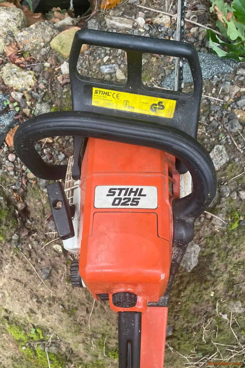 Stihl 025 Chainsaw Reviews It s A Cheaply Built Piece Of Junk